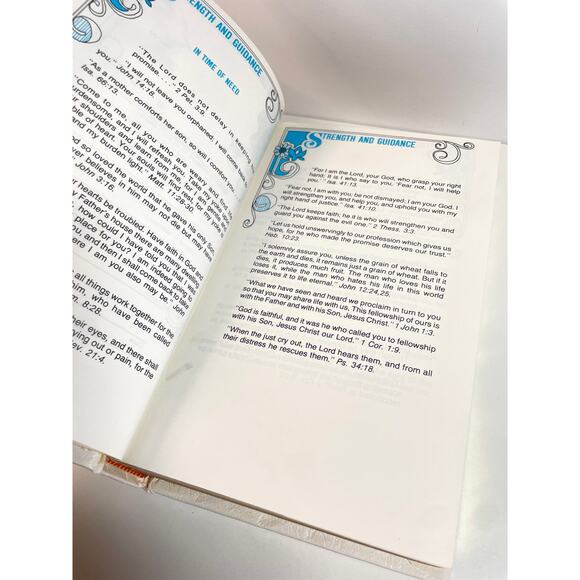 Vtg 1976 Holy Bible Memorial Edition New American Leather Illustrated White Gold - Picture 3 of 11